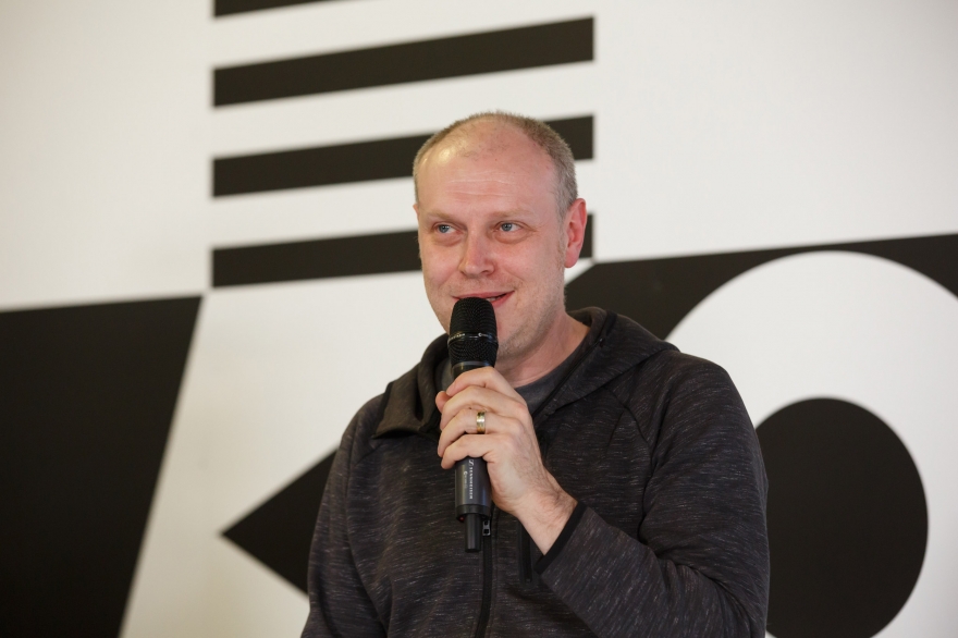 Джонатан Барнбрук на третьей сессии проекта Lakhta View