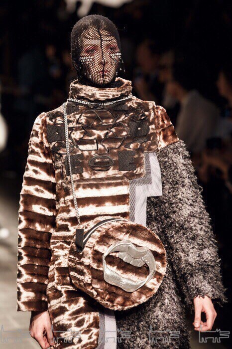 Показ финалистов «Новых имен в дизайне-2017» в рамках Mercedes-Benz Fashion Day в Петербурге