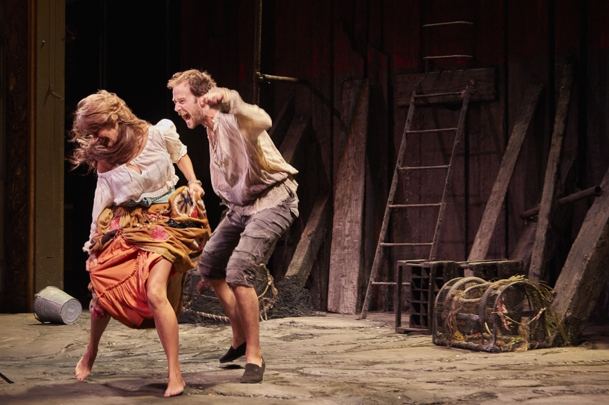 Среда, 31 январяTheatre HD покажет спектакль «Проделки Скапена» в постановке театра «Комеди Франсез». Постановка по пьесе Жана Батиста Мольера была