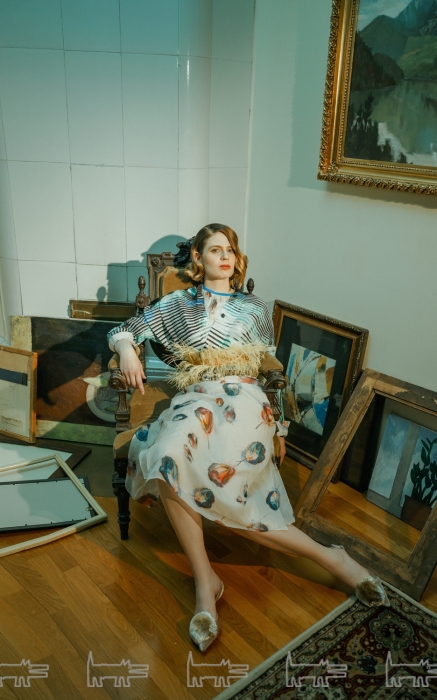 На Дарье Довжиковой: платье Biryukov (Biryukov), пояс Sara Roka, туфли Aquazzura (все — ДЛТ)