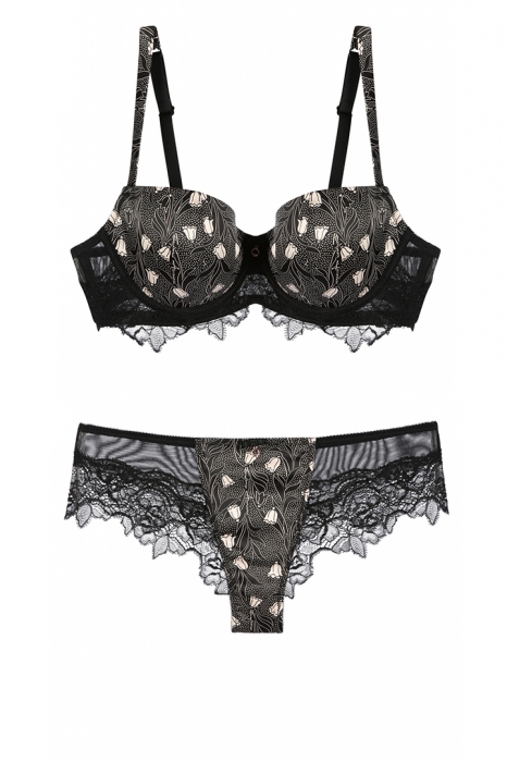 Emporio Armani, бюстгальтер 5100 рублей, трусы 2800 рублей (Babochka)