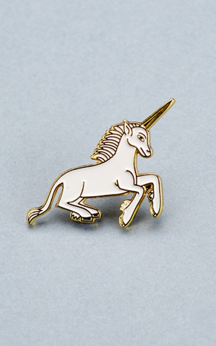 Значок из коллаборации «Подписных изданий» и «Страдающего средневековья», 200 рублей («Подписные издания»)