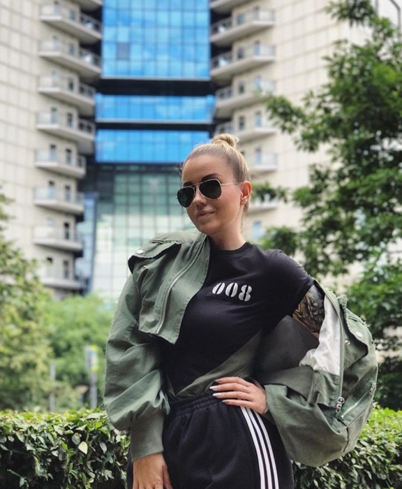 Ульяна Банановая из BLACK STAR Inc. в футболке kassmyass.zone