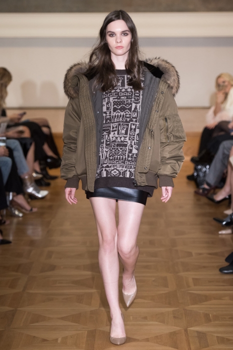 Маша Игошина на показе Alexander Terekhov, осень-зима 2017/18