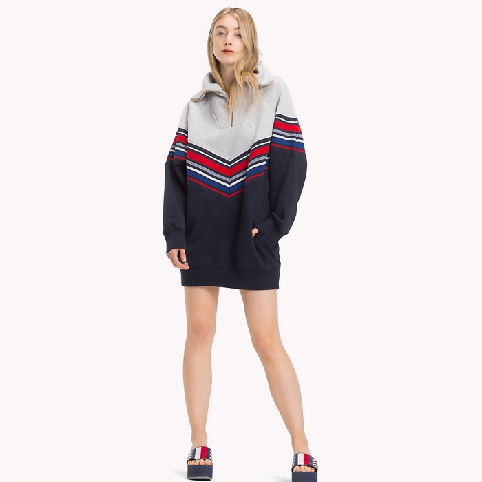 Платье-свитер Tommy Hilfiger X Gigi Hadid, 14 990 рублей (Tommy Hilfiger)