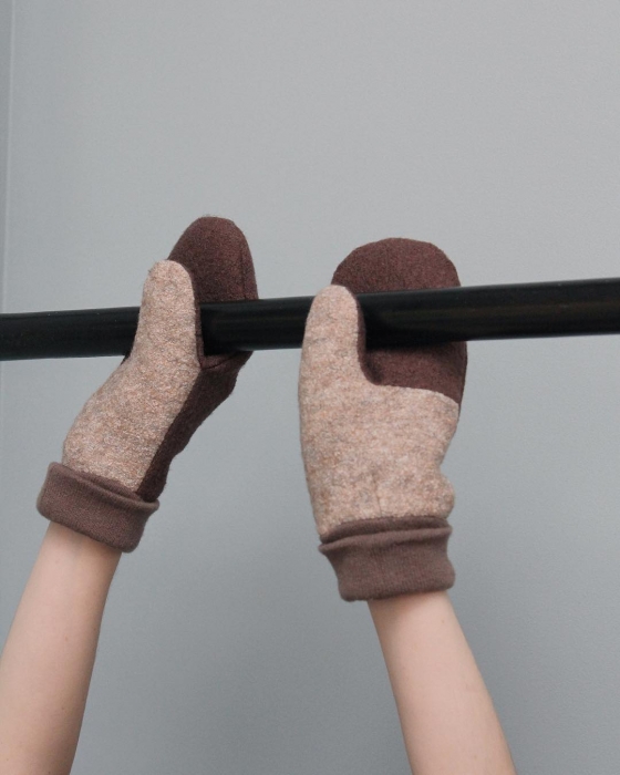 Женские варежки Friend Function, 1800 рублей (8-store)