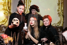 Саша Карпова. Юлия Лаврова