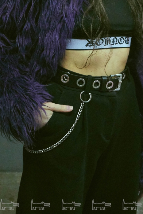 На Маше: шуба из секонд-хенда, топ «Волчок», брюки Monki