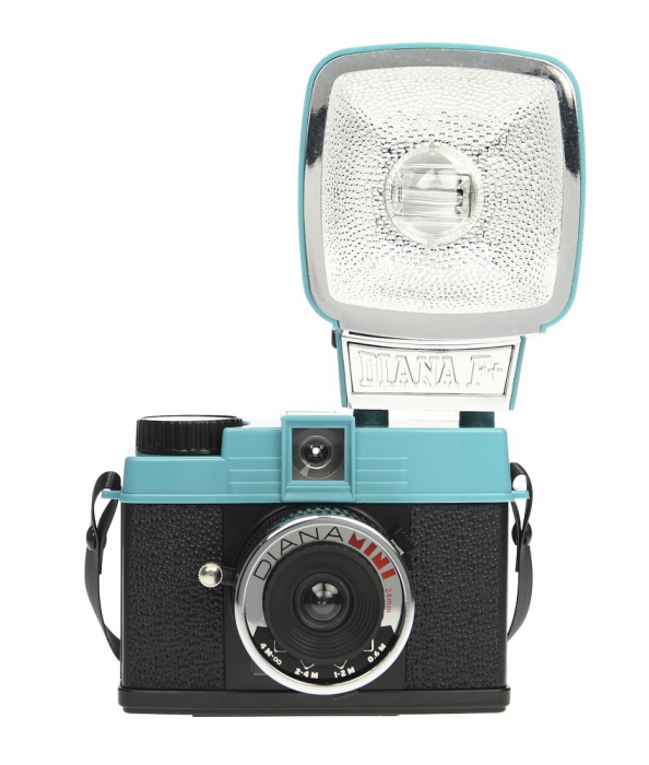 Фотоаппарат Diana Mini & Flash, 4290 рублей («Республика»)