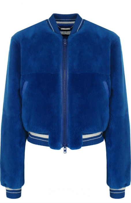 Givenchy. Бомбер из меха бобра с логотипом бренда на спинке,438 500 руб.