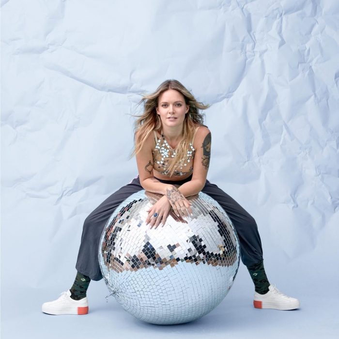 Шведская певица Туве Лу (@tovelo)