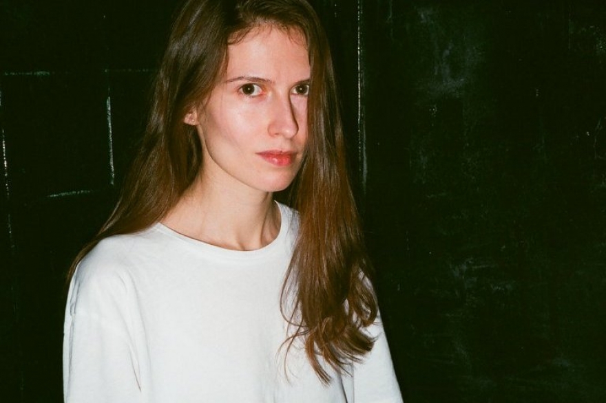 Пятница, 30 мартаБар «Соль» устраивает вечеринку, которой будет заведовать Лиза Смирнова. Девушка живет по в Питере, то в Кельне, а в ее сетах