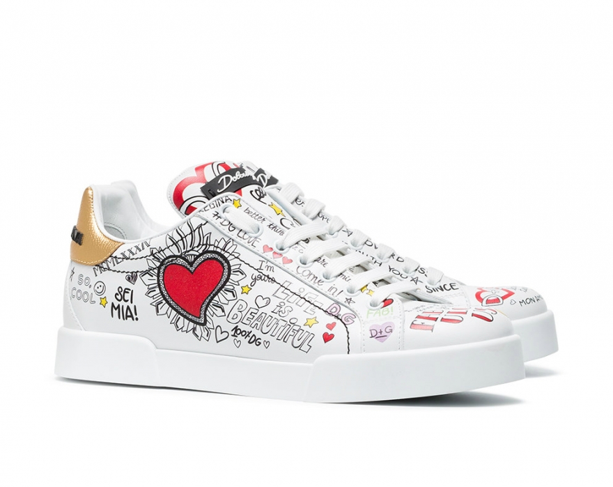 Женские кроссовки Dolce & Gabbana, 38 000 рублей (Farfetch)