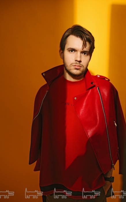 Федор Курехин. На Федоре: футболка Unravel Project (Babochka), брюки Dsquared2 (ДЛТ)