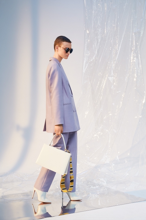 Жакет Jana Segetti, брюки Jana Segetti, сумка Celine, очки Fendi, ботильоны Aquazzura