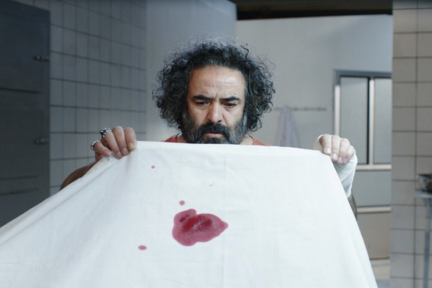 Пятница, 20 апреля«Смена» вновь превращается в кинозал, где покажут фильм «Свинья» иранского режиссера Мани Хагиги. Это история о том, как режиссер