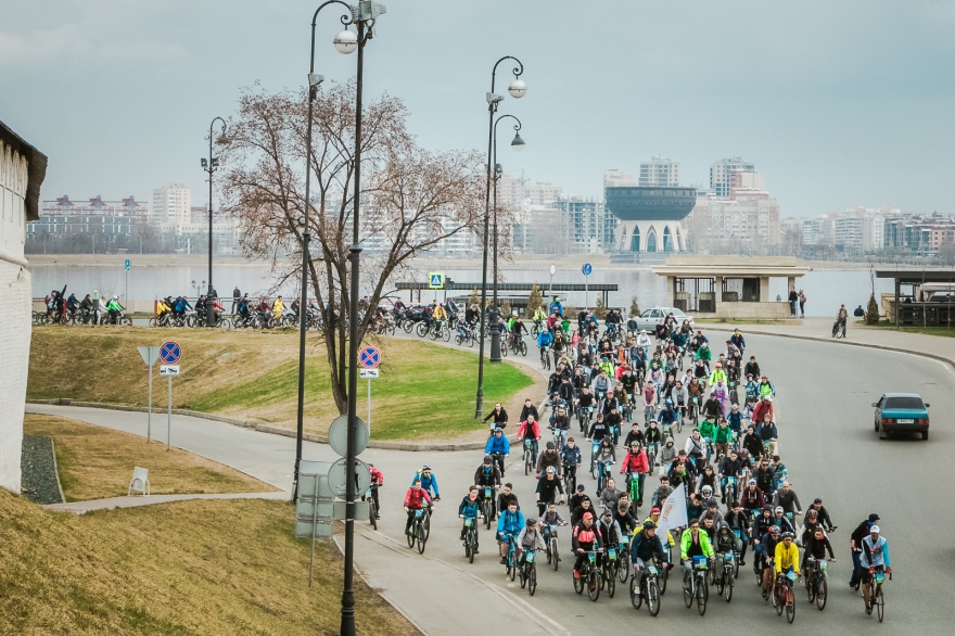 Суббота, 21 апреляОткрытие летнего Велосезона 2018 объединят с общенародным субботником. Пропуском для вас послужит велосипед, а перчатки, пакеты и