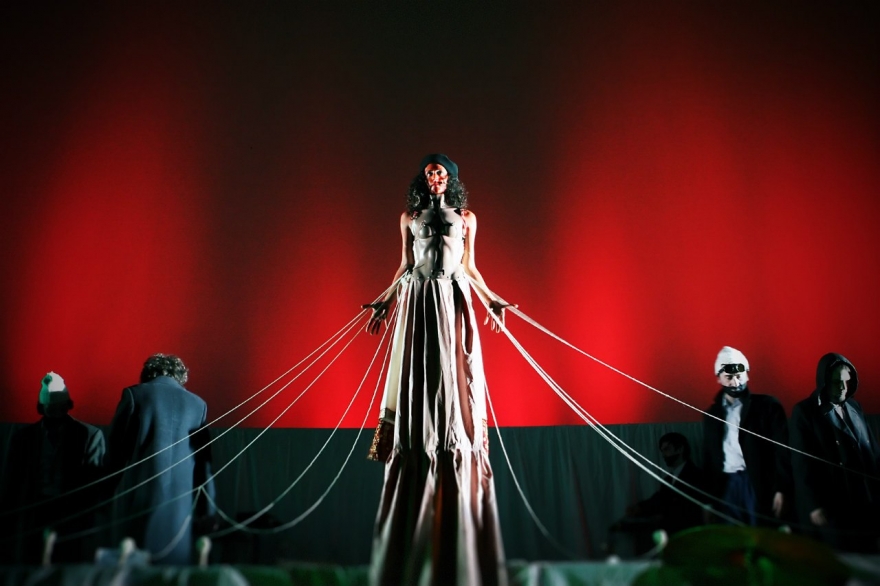 Музыку для панк-оперы «Медея» писал Алексей Никонов из «ПТВП».