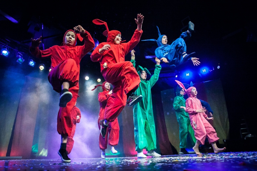 "Зайчество" Фото: "Упсала-Цирк"