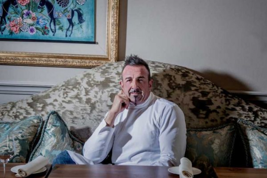 Итальянец Саверио Сбаральи (Saverio Sbaragli), начинавший некогда в команде Алена Дюкасса, а теперь получивший уже несколько звезд в ресторанах в