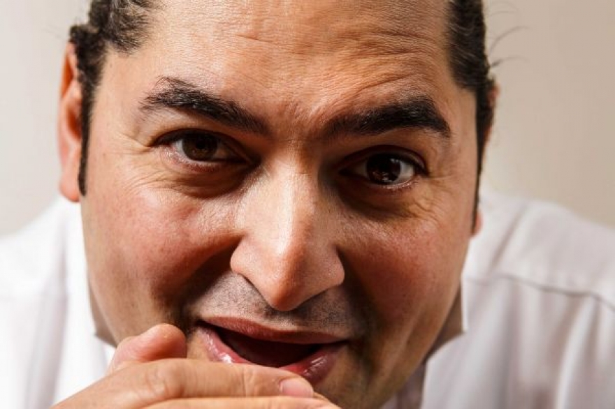 Ален Гиаам (Alan Geaam) – самоучка из Ливана, который сейчас отвечает за меню сразу в четырех гастрономических ресторанах Парижа. Больше всего его