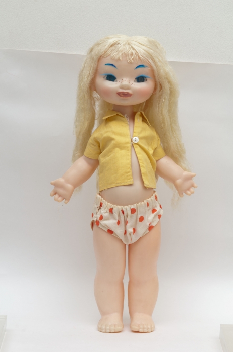 Клеопатра, начало 60-х годов. Самая скандальная работа Льва Смогрона. Худсовет охарактеризовал куклу как "слишком сексуальную", она же относится к