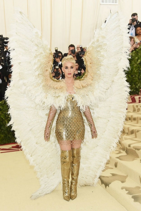 Кэти Перри в Versace