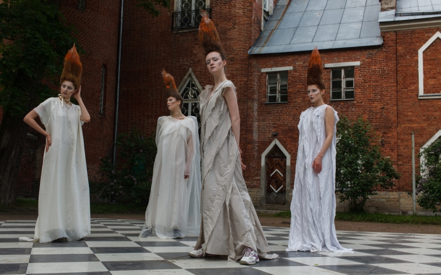 Показ Лилии Киселенко в павильоне «Адмиралтейство» на «Ассоциациях» в 2017 году