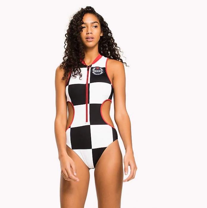 Tommy Hilfiger X Gigi Hadid, 10 990 рублей (Tommy Hilfiger)