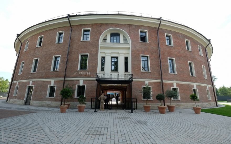 Студия Дианы Вишневой «Context Pro» находится в здании «Бутылка» на Новой Голландии