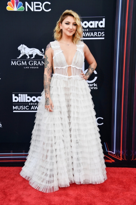 Джулия Майклз