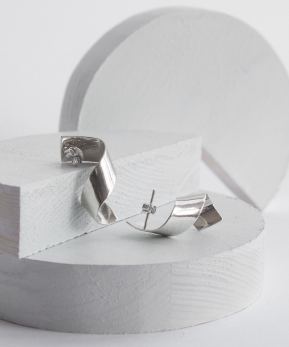 Серьги Aryutkina, 4200 рублей (annaaryutkina.com)