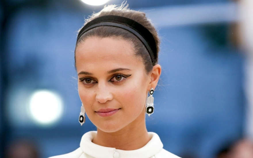 Алисия Викандер на Met Gala-2018