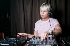 DJ Uta