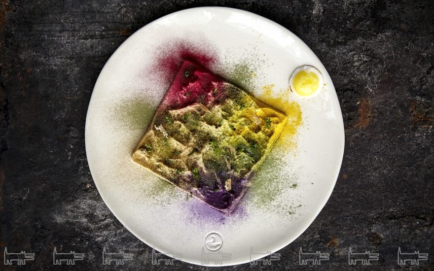 Блюдо из хумуса Максута Аскара