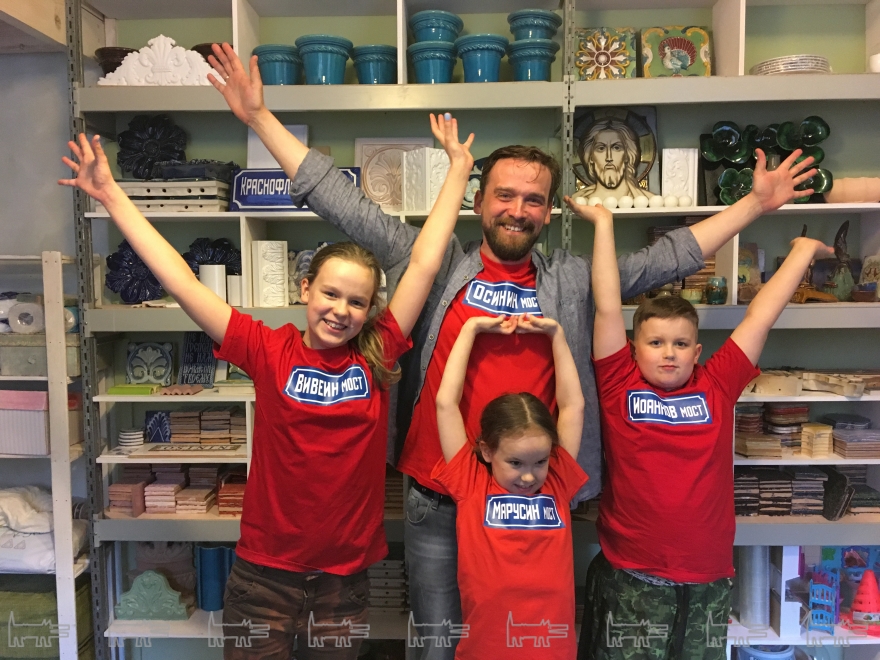 Юрий Осинин со своими детьми