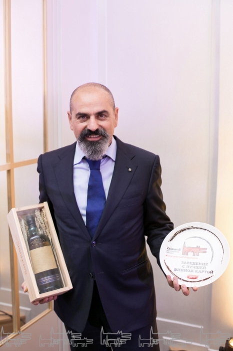 Арам Мнацаканов