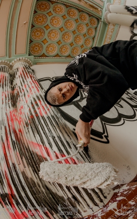 Худи Pokras Lampas Official (Pokras Lampas Official), брюки Vetements (ДЛТ)