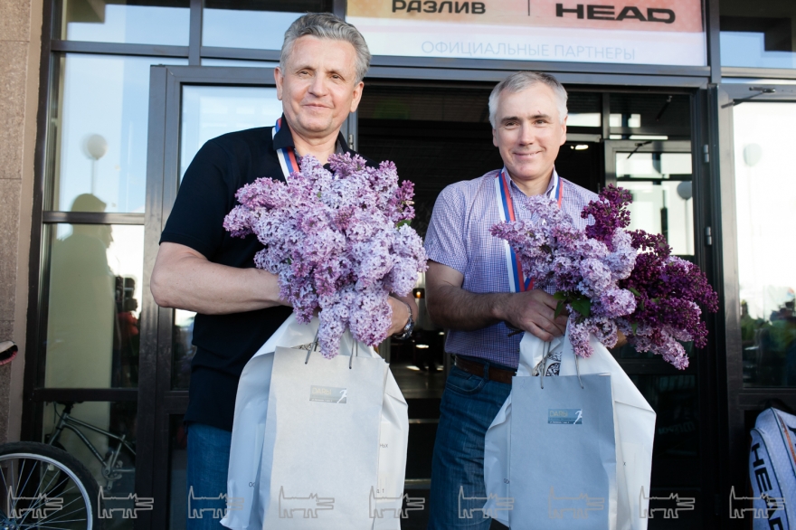 Виктор Козлов, Юрий Дмитриенко