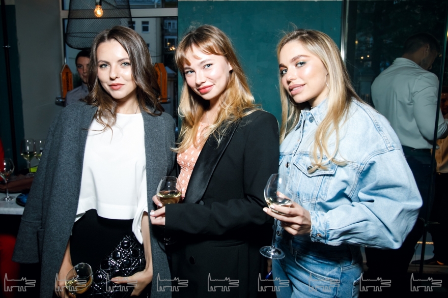 Анна Колесникова, Даша Бебенина, Стася Куренбина