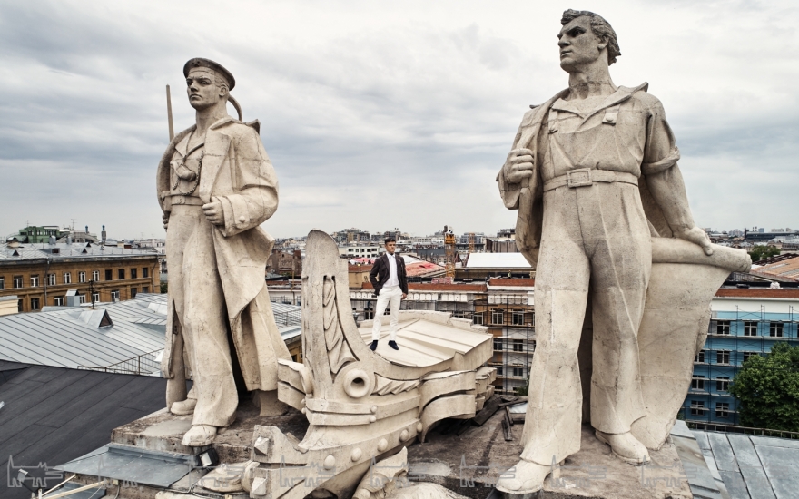 Пиджак и брюки Pal Zileri , сорочка Isaia , платок Tom Ford (все — ДЛТ)