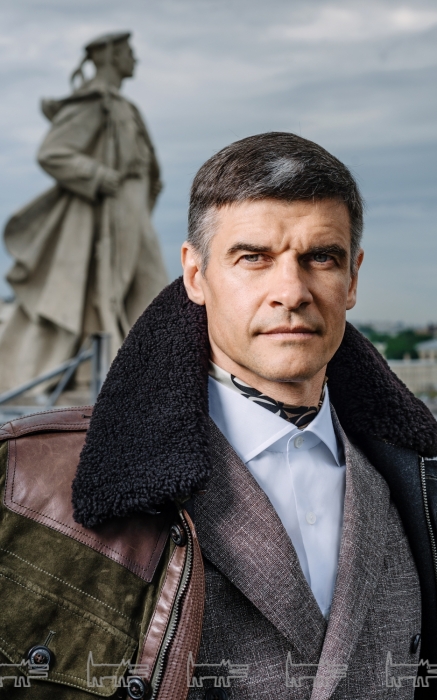 Куртка Ralph Lauren Purple, пиджак Pal Zileri, сорочка Isaia, платок Tom Ford (все — ДЛТ)