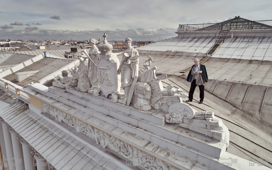 Пиджак Lardini , сорочка Xacus , шарф Malo (все — «Кашемир и шелк»), пиджак Gucci (ДЛТ)