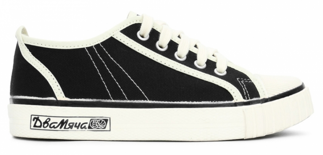 Кеды «Два мяча», 3800 рублей (Babochka)