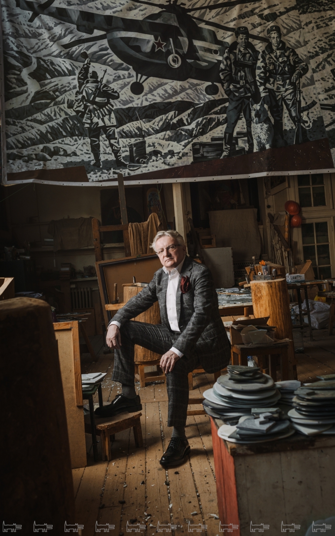 Костюм и сорочка Stile Latino («Кашемир и шелк»), платок Pal Zileri, ремень Bottega Veneta, ботинки Giorgio Armani (все — ДЛТ)