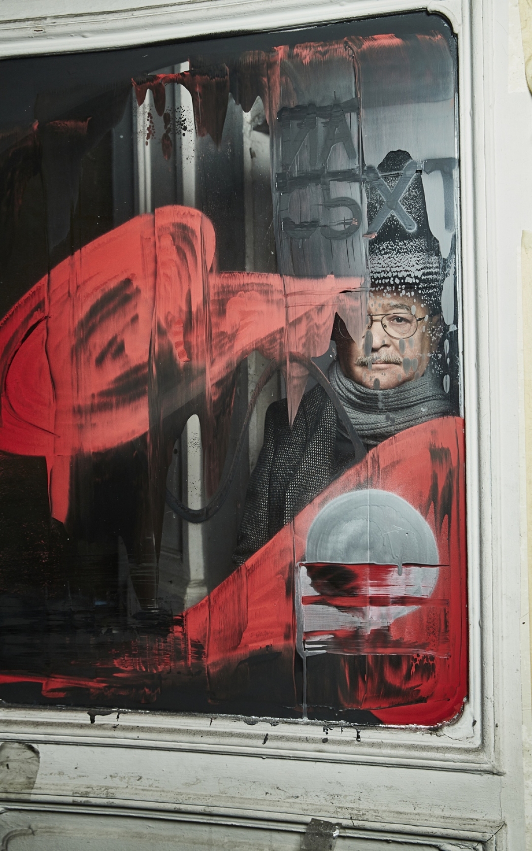 Лев Лурье в съемке для "ТОП 50. Самые знаменитые люди Петербурга"