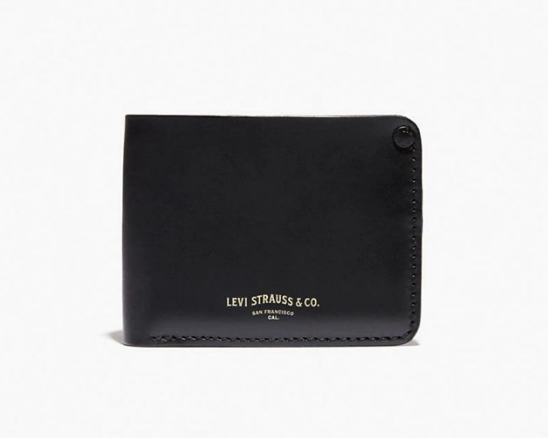 Кошелек Levi's, 2200 рублей (вместо 4500 рублей)