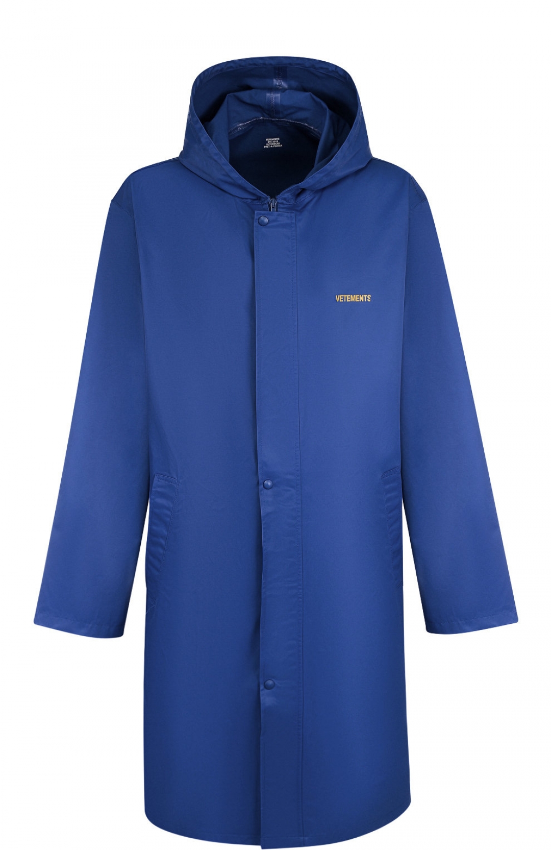 Vetements, 32 900 рублей (ДЛТ)