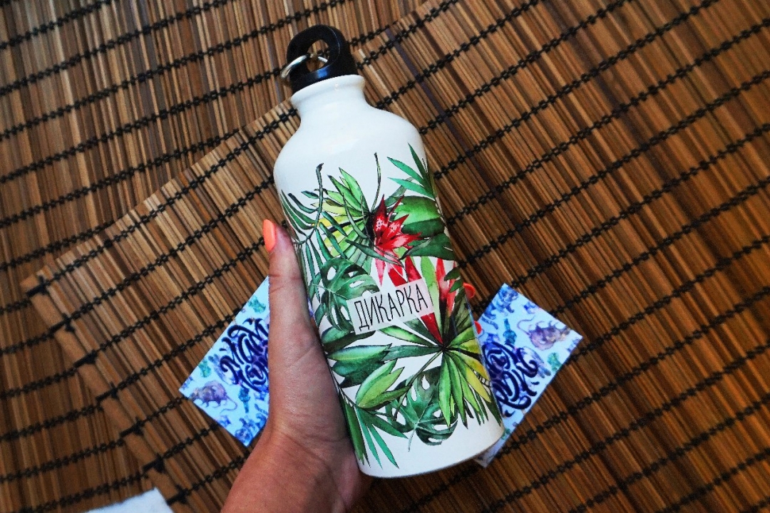 Бутылочка для воды «Мам, купи», 1200 рублей («Мам, купи»)