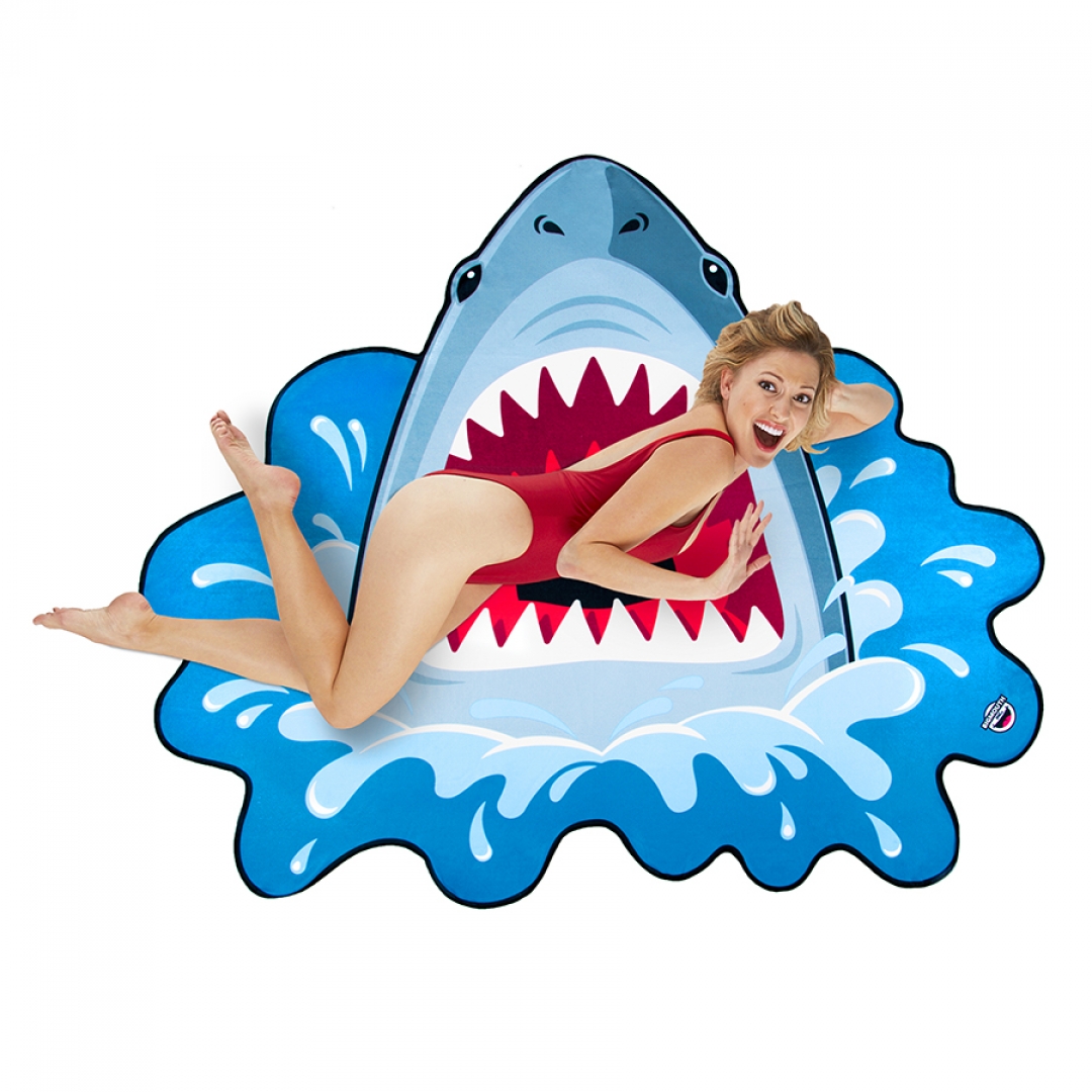 Пляжное покрывало BigMouth, 2150 рублей (Designboom)